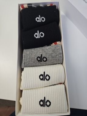 Alo 5-Pack Crew Socks - Black, Gray & White